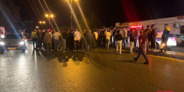 Bakıda görmə məhdudiyyətli şəxsi və ona kömək edəni avtomobil vurdu: Ölən və yaralanan var – FOTO