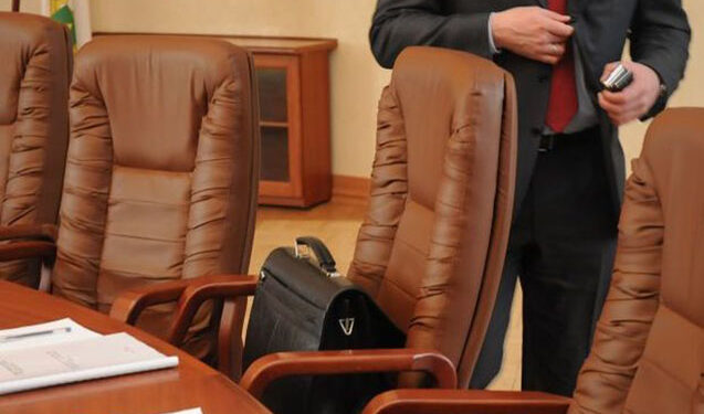 Bakıda 11 direktor və 56 direktor müavini işdən çıxarılıb