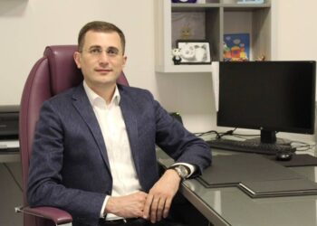 Azərbaycanda valideynlər əvvəl kitab oxuyub, sonra uşaq dünyaya gətirsin – Məşhur pediatr