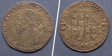 Britaniyalı cütlük evlərini təmir edərkən xəzinə tapdı