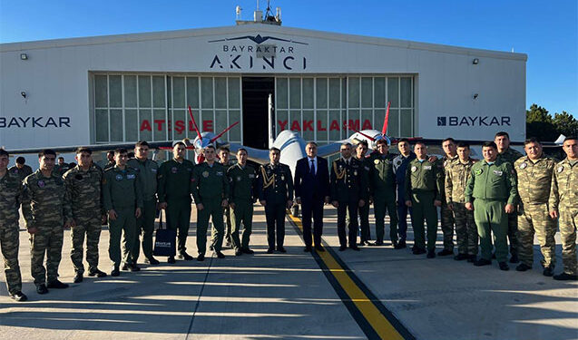 Akıncı” PUA-larının istismarı kursunu bitirən hərbçilərimiz təltif olundular – Fotolar