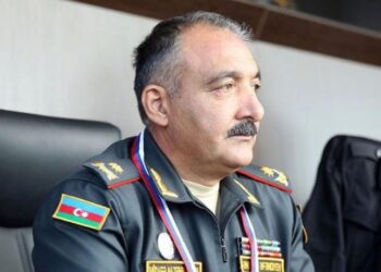 Generalın öz oğluna rütbə verib yanında işə götürdüyü bildirilir