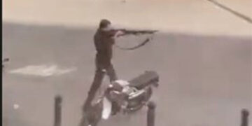 Tehranda xüsusi təyinatlılar etirazçıları atəşə tutdu – Video