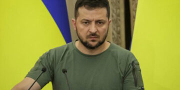 Zelenski qadınlarla bağlı qanunu təsdiqlədi