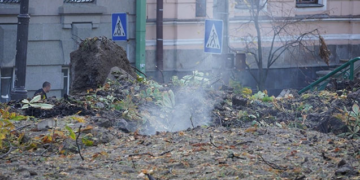 Kiyevə atılan raketlər yaşayış evlərinə düşdü – Yenilənib