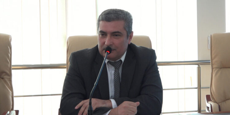 Nazir Agentliyin rəisini pozuntulara görə işdən çıxartdı