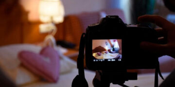 İntim görüntüləri yayılan ədliyyə mayoru işdən çıxarıldı – FOTO