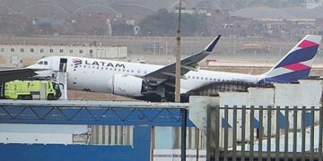 Təyyarə yük maşını ilə toqquşdu – 2 nəfər öldü