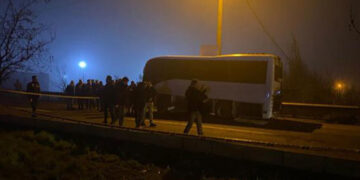Türkiyədə polis avtomobilinə hücum, yaralılar var – Video