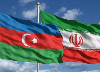 Azerbaycan Dışişleri Bakanlığı Sözcüsü Ayhan Hacızade, yaptığı yazılı açıklamada, Azerbaycan’a yabancılar tarafından yapılacak ziyaretlerin ülkenin yasaları kapsamında belirlenen kurallara, egemenlik ve toprak bütünlüğü ilkelerine uygun olarak gerçekleştirilmesi gerektiğini belirtti.  Ermeni nüfusun yaşadığı ve Rus güçlerin geçici olarak konuşlandığı bölgeye 14 İran vatandaşının kanunla belirlenen sınır geçiş noktalarının dışında bir noktadan girdiği yönündeki haberlere ilişkin Hacızade, “İran vatandaşlarının yasa dışı olarak topraklarımıza geçişine ilişkin bilgilerin netleştirilmesi amacıyla İran’ın Bakü Büyükelçiliğine ilgili nota gönderilmi