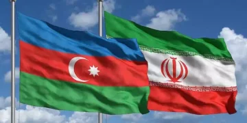 Azerbaycan Dışişleri Bakanlığı Sözcüsü Ayhan Hacızade, yaptığı yazılı açıklamada, Azerbaycan’a yabancılar tarafından yapılacak ziyaretlerin ülkenin yasaları kapsamında belirlenen kurallara, egemenlik ve toprak bütünlüğü ilkelerine uygun olarak gerçekleştirilmesi gerektiğini belirtti.  Ermeni nüfusun yaşadığı ve Rus güçlerin geçici olarak konuşlandığı bölgeye 14 İran vatandaşının kanunla belirlenen sınır geçiş noktalarının dışında bir noktadan girdiği yönündeki haberlere ilişkin Hacızade, “İran vatandaşlarının yasa dışı olarak topraklarımıza geçişine ilişkin bilgilerin netleştirilmesi amacıyla İran’ın Bakü Büyükelçiliğine ilgili nota gönderilmi