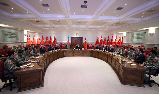 Hulusi Akar Qarabağ qazilərini qəbul etdi – Fotolar