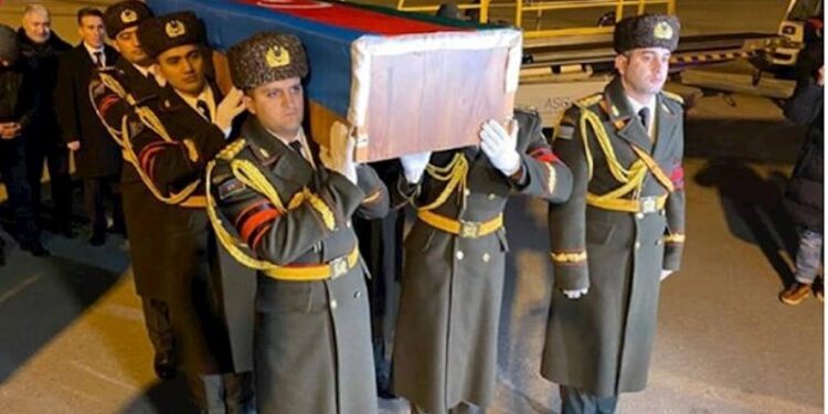 Şəhid Orxan Əsgərovun nəşinin hava limanında qarşılanma anı – Video