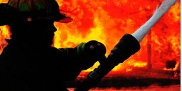 Cəlilabadda 12 ailənin yaşadığı binada yanğın olub