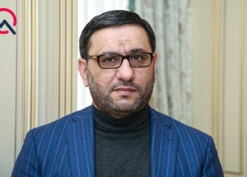 İslamı kostyumda sevdirən adam…