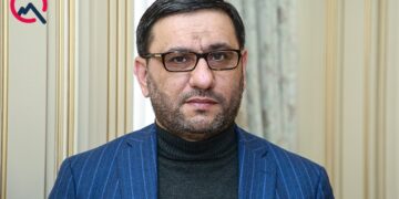 İslamı kostyumda sevdirən adam…