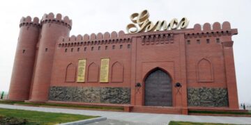 Gəncədə atasının ölümünə dözməyən tələbə İNTİHAR ETDİ – FOTO