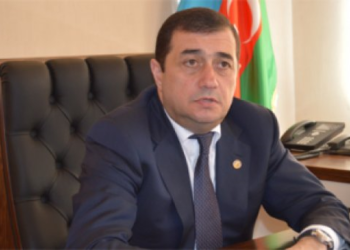 Sahibkarlar icra başçısını məhkəməyə verirlər