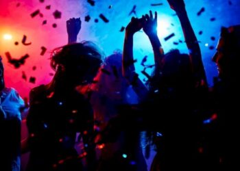 Yeniyetmə qızlar Tovuzdakı gecə klubunda necə peyda olur? – Video