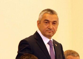 Pezidentin sərəncamı ilə vəzifəyə təyin olunan məmur rəsmən bizneslə məşğuldur – FOTOFAKT