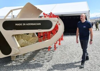 Prezident “Araz Vadisi İqtisadi Zonası”ndakı işlərlə tanış olub, bir neçə müəssisənin təməlini qoyub – FOTO