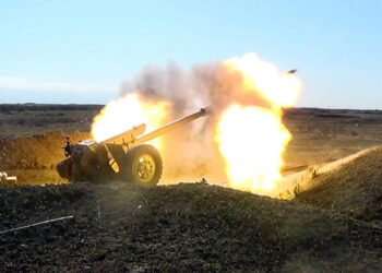 Mövqelərimiz D-30 topları ilə atəşə tutulur