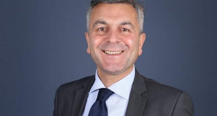 BİLƏSUVARDA İT YİYƏSİNİ TANIMIR.Fakt budur-Fotolar