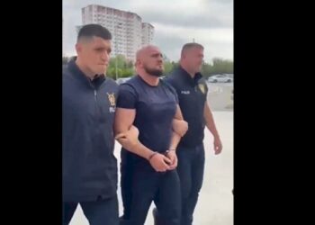 Qazinin çənəsini sındıran idmançı saxlanıldı – Video