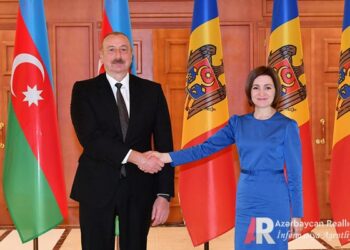 Prezident Kişinyovda Zirvə toplantısında iştirak edir