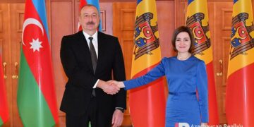 Prezident Kişinyovda Zirvə toplantısında iştirak edir