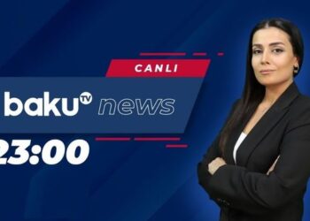 Baku TV-nin efirində xəbər vaxtıdır.  Ermənilərin yük maşınları “Laçın” sərhəd-buraxılış məntəqəsində. Azərbaycana qarşı növbəti təxribatın görüntüləri yayıldı.  “Sülhün alternativi yoxdur”. Rusiya Xarici İşlər Nazirliyinin sözçüsü üçtərəfli görüşü şərh etdi.  Bakı Nəqliyyat Agentliyinin vəzifəli şəxsləri həbs olundular. Korrupsiyaya qarşı Mübarizə Baş İdarəsi qurumda əməliyyat-istintaq tədbirlərini davam etdirir.  İcra başçısının qardaşı faciəvi şəkildə vəfat etdi. Lənkəran İcra Hakimiyyətindən hadisə ilə bağlı açıqlama.  Daha ətraflı BAKU NEWS-un 23:00 buraxılışında:
