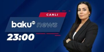 Baku TV-nin efirində xəbər vaxtıdır.  Ermənilərin yük maşınları “Laçın” sərhəd-buraxılış məntəqəsində. Azərbaycana qarşı növbəti təxribatın görüntüləri yayıldı.  “Sülhün alternativi yoxdur”. Rusiya Xarici İşlər Nazirliyinin sözçüsü üçtərəfli görüşü şərh etdi.  Bakı Nəqliyyat Agentliyinin vəzifəli şəxsləri həbs olundular. Korrupsiyaya qarşı Mübarizə Baş İdarəsi qurumda əməliyyat-istintaq tədbirlərini davam etdirir.  İcra başçısının qardaşı faciəvi şəkildə vəfat etdi. Lənkəran İcra Hakimiyyətindən hadisə ilə bağlı açıqlama.  Daha ətraflı BAKU NEWS-un 23:00 buraxılışında: