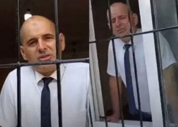 İntim görüntüləri ilə şantaj olunan məktəb direktoru işdən çıxarıldı