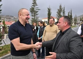 Prezidentlər və xanımları Füzulidə sakinlərlə görüşdülər