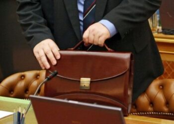 10-a yaxın icra başçısı yola salınır – ADLAR