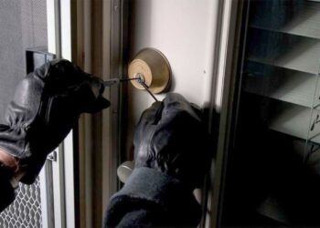 Bakıda mənzildən 34 300 manatlıq qızıl-zinət əşyaları oğurlanıb