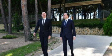 İlham Əliyev və Qaribaşvili fotosərgidə – Fotolar