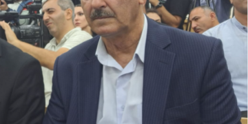 “Vaqif, bax üzümə, tanıdın məni?”