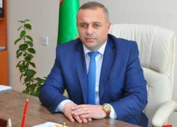 3 katibəli məktəb direktoru kimdir?