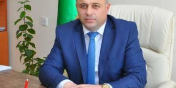 3 katibəli məktəb direktoru kimdir?
