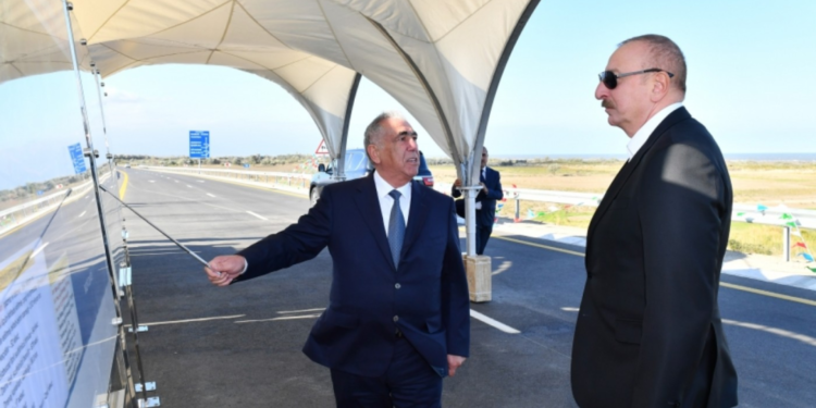 Prezident ödənişli avtomobil yolunun açılışında – FOTOLAR (YENİLƏNİB)