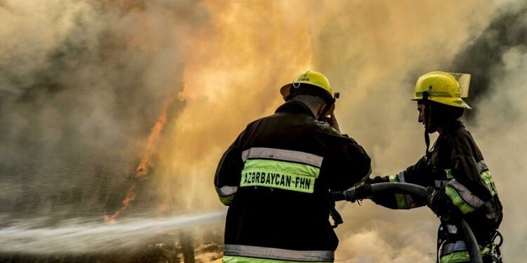 Cəlilabadda 5 otaqlı ev yanıb