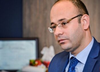 “Azərpoçt”un sədri vəzifəsindən azad edildi