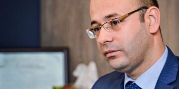 “Azərpoçt”un sədri vəzifəsindən azad edildi