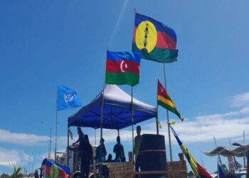 Azərbaycan bayrağı Numea şəhərində dalğalandı – Polis etiraz etdi… – VİDEO