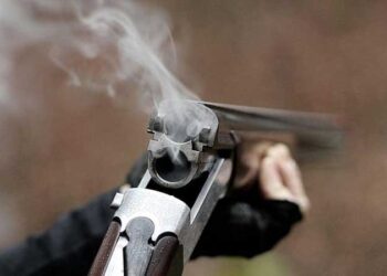 Azərbaycanda avtosalon atəşə tutuldu (VİDEO)