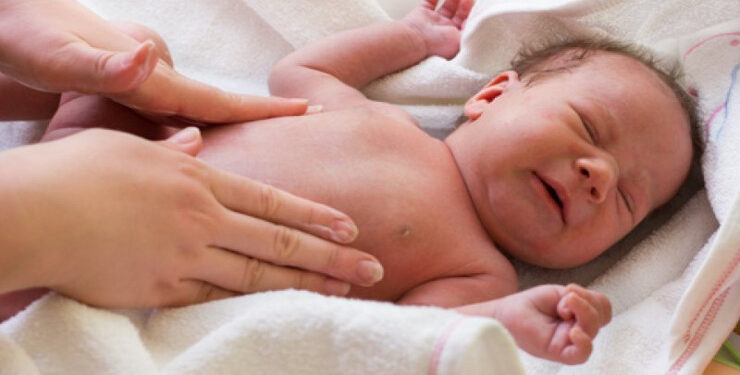 Məşhur rejissorun özündən 46 yaş kiçik tələbəsindən uşağı oldu