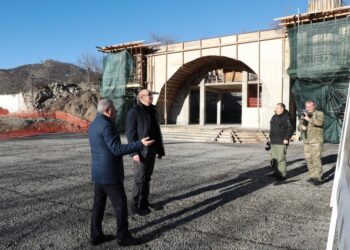 Prezident Daşaltı kənd məscidinin tikintisi ilə tanış olub – FOTO