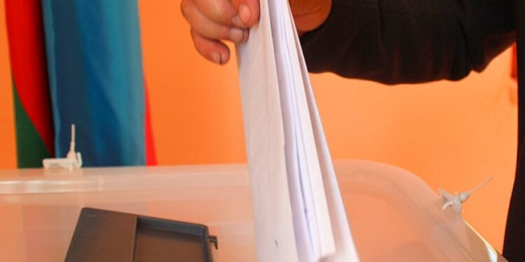 Prezidentliyə namizəd olmaq istəyən 15 nəfər – SİYAHI