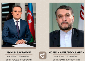 Ceyhun Bayramov iranlı həmkarı ilə danışdı